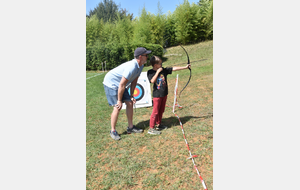 Sébastien qui a beaucoup de succès avec le tir à l'arc, à en faire pâlir le STPN
